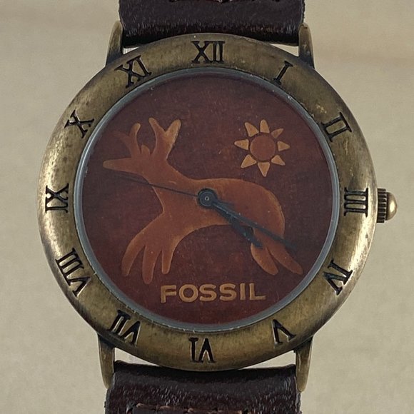 Vintage FOSSIL Buck Deer with Antlers and 5 Legs Leather Dial - Picture 4 of 9